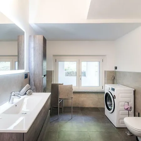 Vittoria - The House Of Travelers Cernobbio