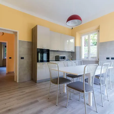 Vittoria - The House Of Travelers * Cernobbio