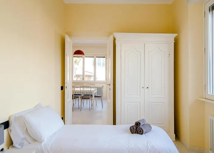 Vittoria - The House Of Travelers ヴィラ チェルノッビオ