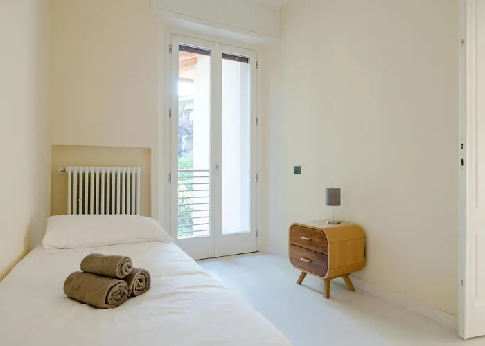 Vittoria - The House Of Travelers * チェルノッビオ