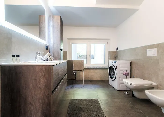 Villa Vittoria - The House Of Travelers Cernobbio