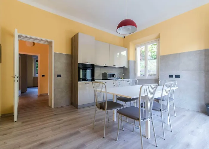 Vittoria - The House Of Travelers * Cernobbio